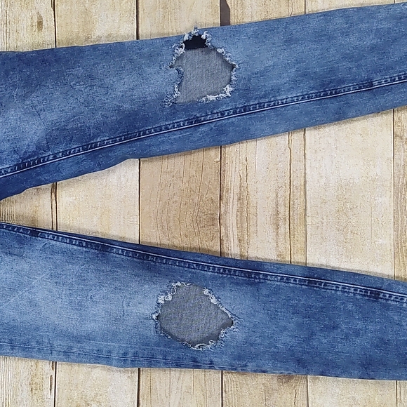 Free People Busted Knee Distressed Skinny Jeans - Picture 6 of 10